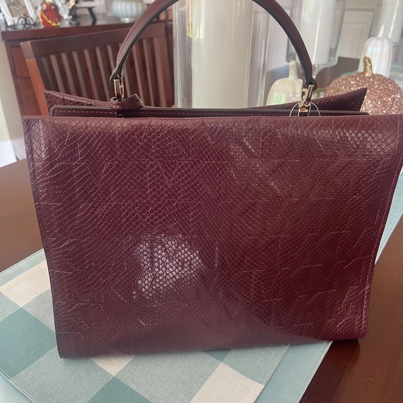 ~SOLD~    Michael Kors Penelope Satchel Merlot ~RARE~ - Picture 6 of 6